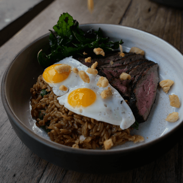 Khao Pad Krapao Nuea    /    ข้าวถั่วลูกไก่ผัดกระเพรา เสริฟคู่กับเนื้อย่าง